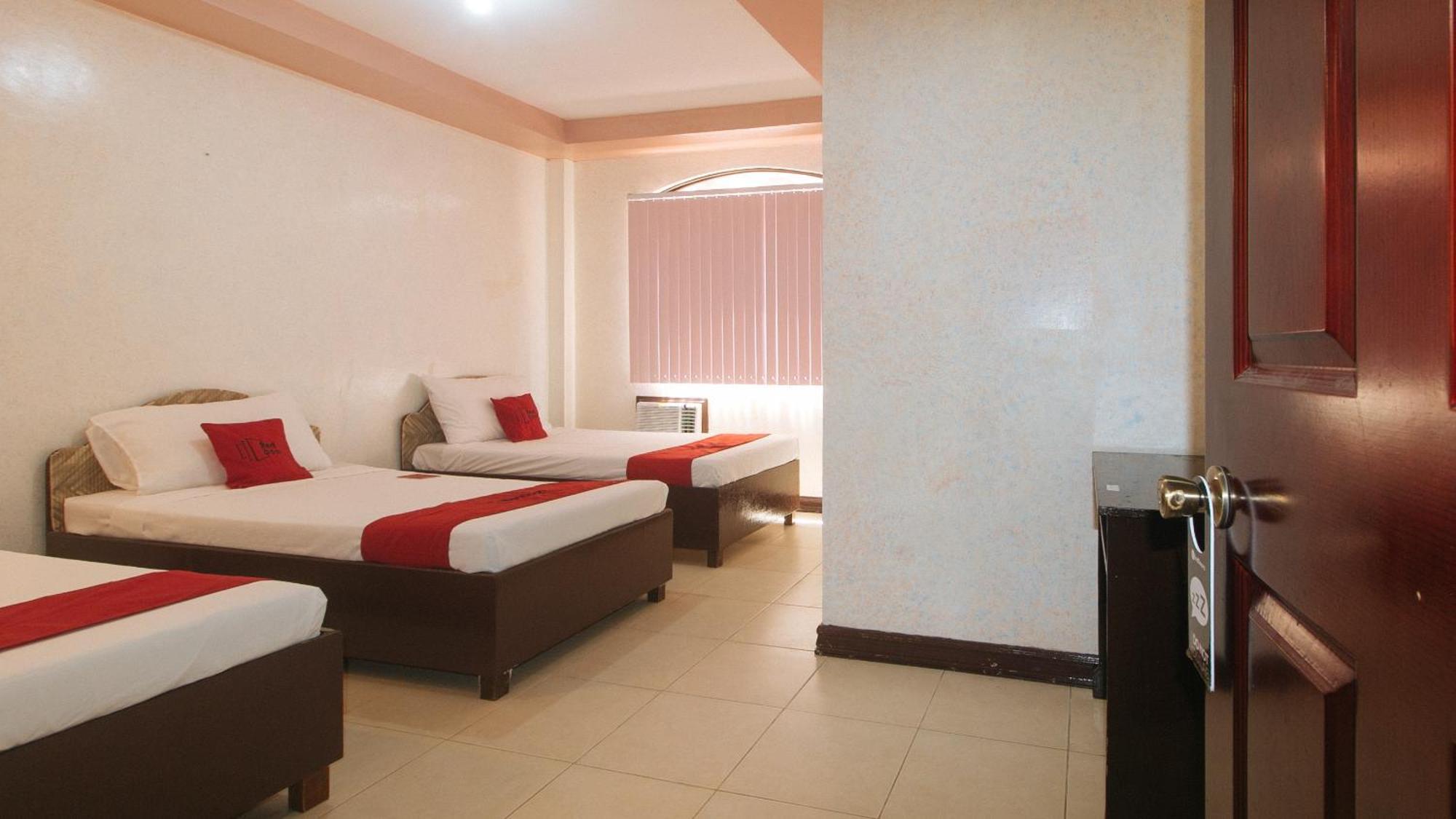 Reddoorz At Coco Grove Tourist Inn Panglao City Exterior foto