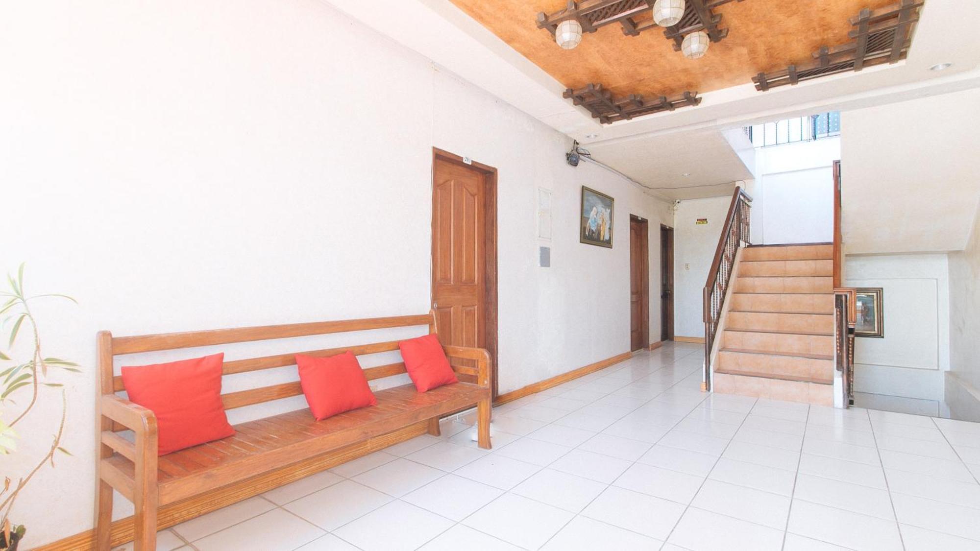Reddoorz At Coco Grove Tourist Inn Panglao City Exterior foto