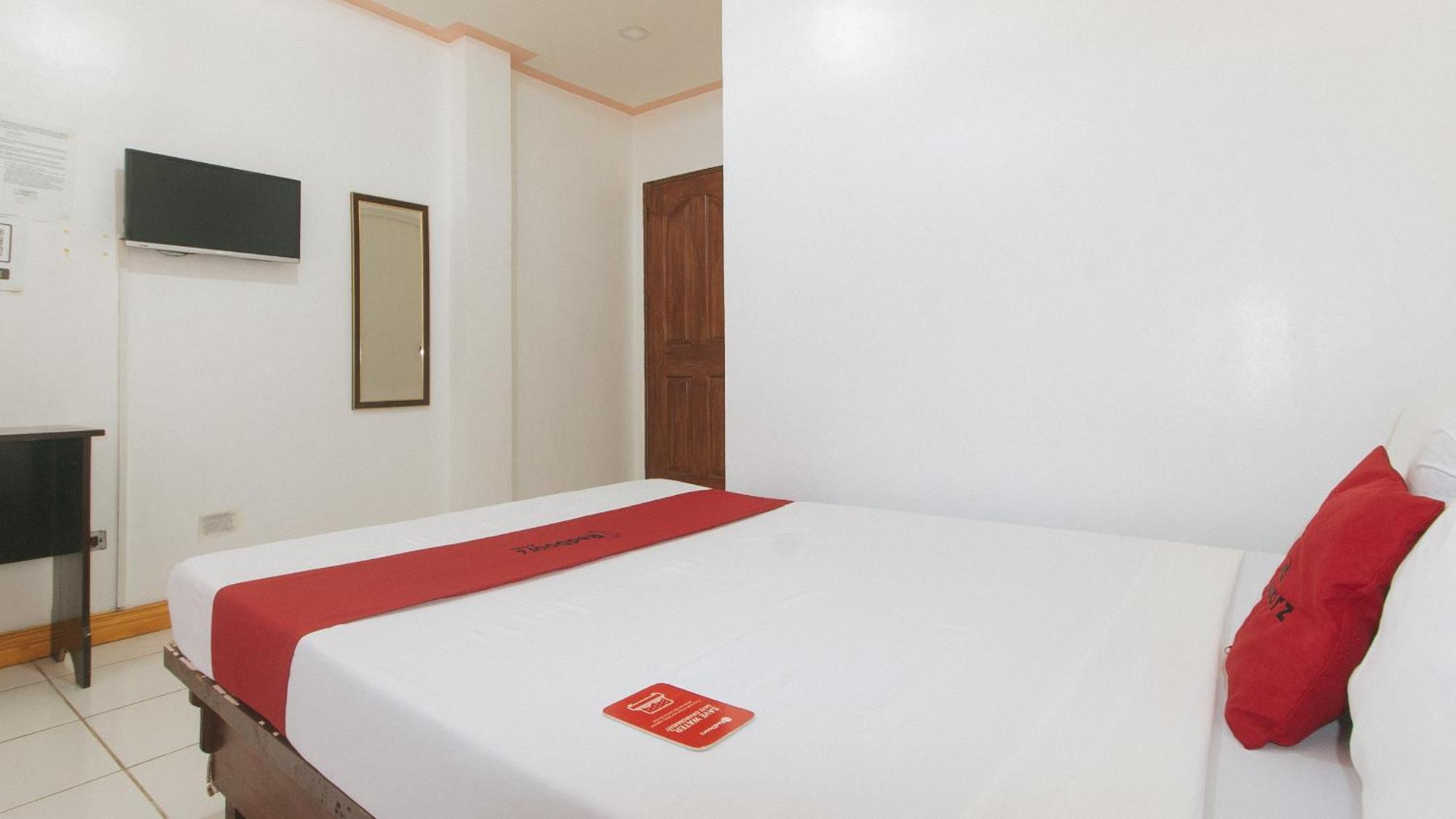 Reddoorz At Coco Grove Tourist Inn Panglao City Exterior foto