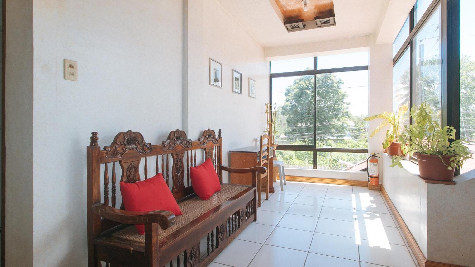 Reddoorz At Coco Grove Tourist Inn Panglao City Exterior foto